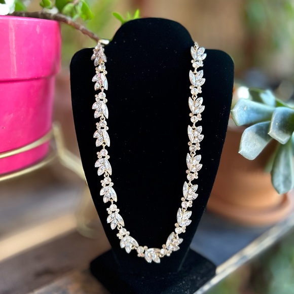 Son Paises Jewelry - Rhinestone Floral Goldtone Special Occasion Necklace NWT